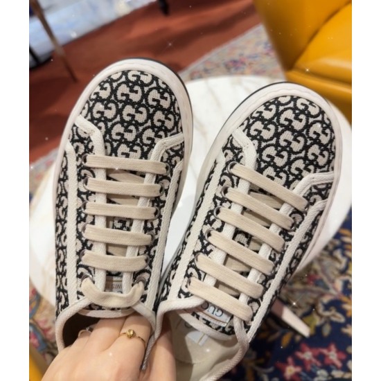 Gucci Shoes: Top Quality