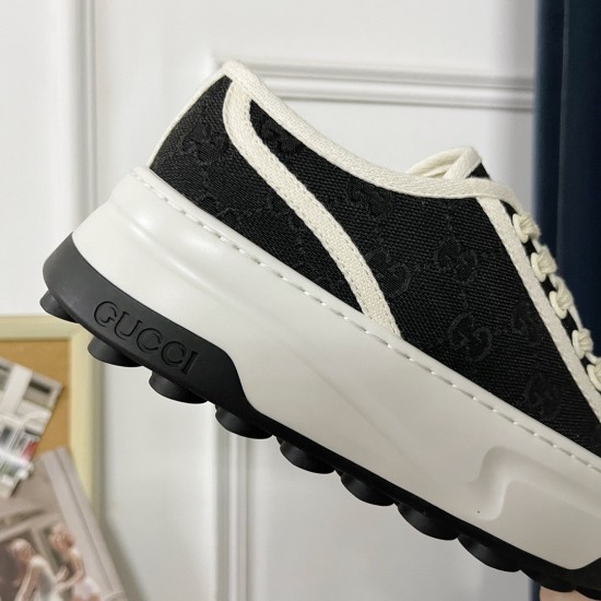 Gucci Shoes: Top Quality