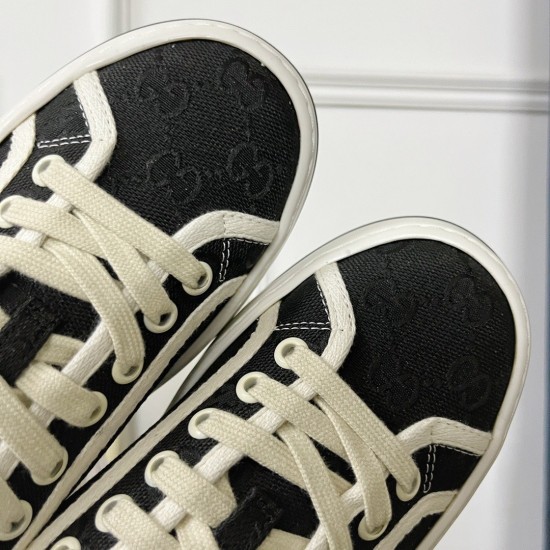Gucci Shoes: Top Quality