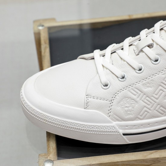 Versace Shoes: Top Quality