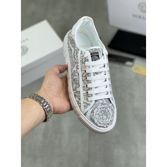 Versace Shoes: Top Quality