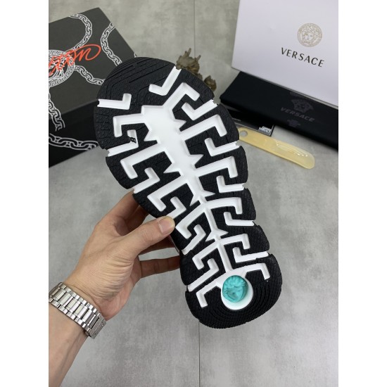 Versace Shoes: Top Quality