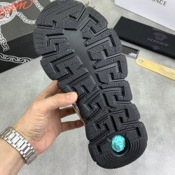 Versace Shoes: Top Quality