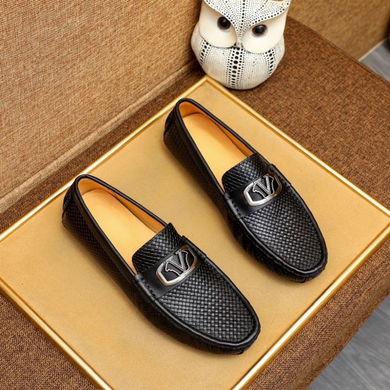 Versace Shoes: Top Quality
