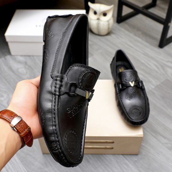 Versace Shoes: Top Quality