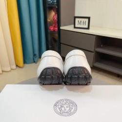 Versace Shoes: Top Quality