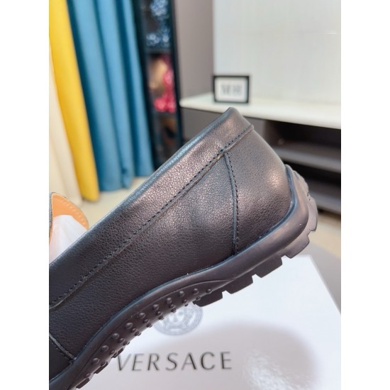 Versace Shoes: Top Quality