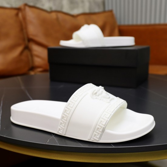 Versace Shoes: Top Quality