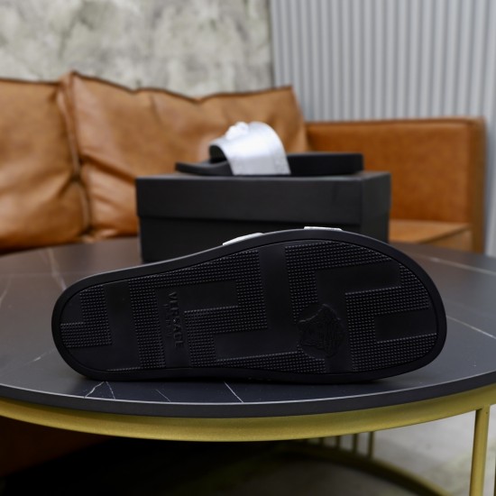 Versace Shoes: Top Quality
