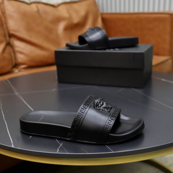 Versace Shoes: Top Quality