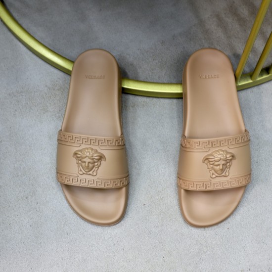 Versace Shoes: Top Quality
