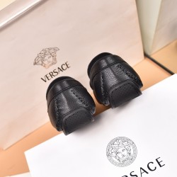 Versace Shoes: Top Quality
