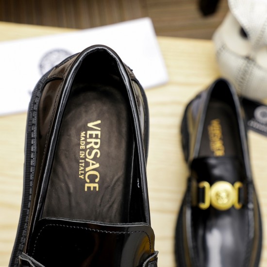 Versace Shoes: Top Quality