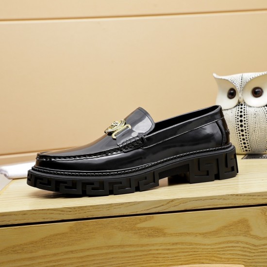 Versace Shoes: Top Quality