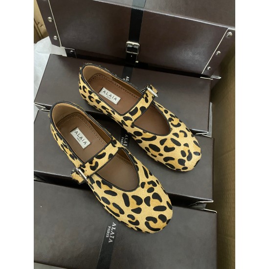 Alaia Shoes Women Top Quality
size 35-41