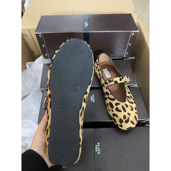 Alaia Shoes Women Top Quality
size 35-41