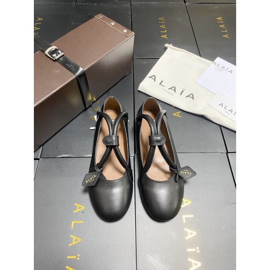 Alaia Shoes Women Top Quality
size 35-41