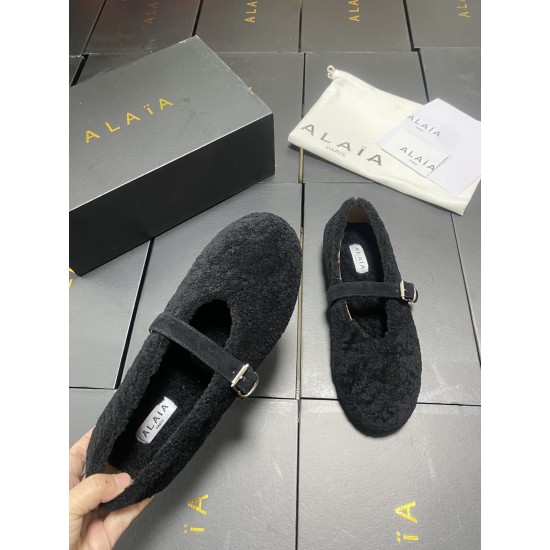 Alaia Shoes Women Top Quality
size 35-41