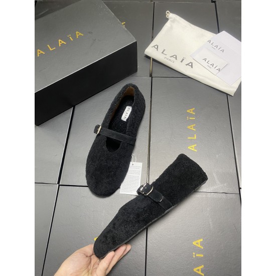 Alaia Shoes Women Top Quality
size 35-41