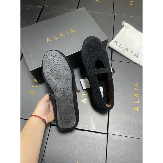 Alaia Shoes Women Top Quality
size 35-41