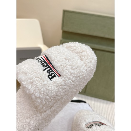Balenciaga Slippers