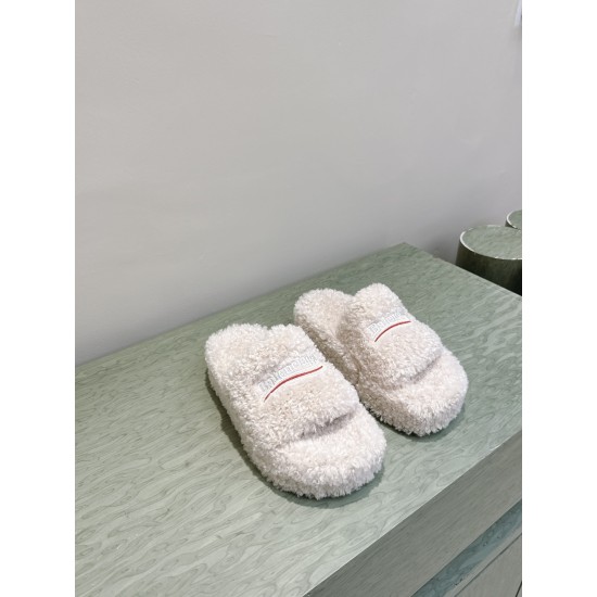 Balenciaga Slippers