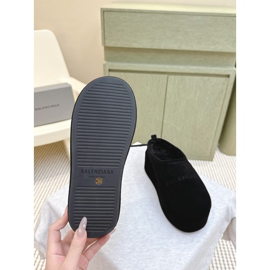 Balenciaga Slippers
