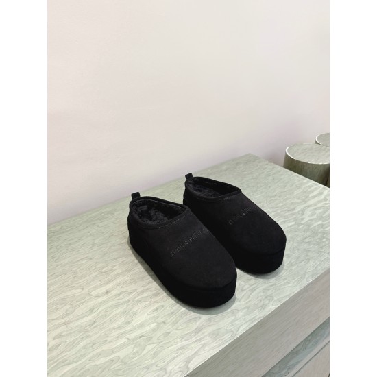Balenciaga Slippers