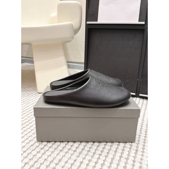 Balenciaga Slippers