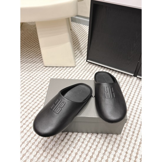 Balenciaga Slippers