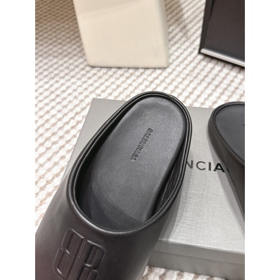 Balenciaga Slippers