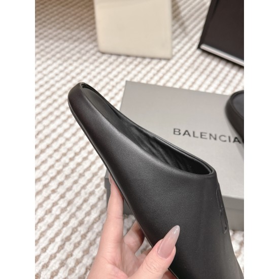Balenciaga Slippers