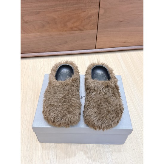 Balenciaga Slippers