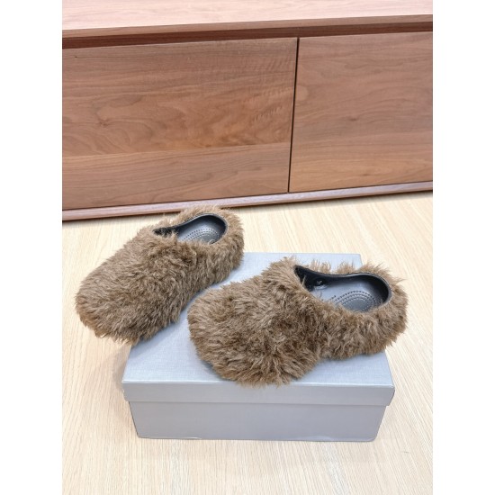Balenciaga Slippers