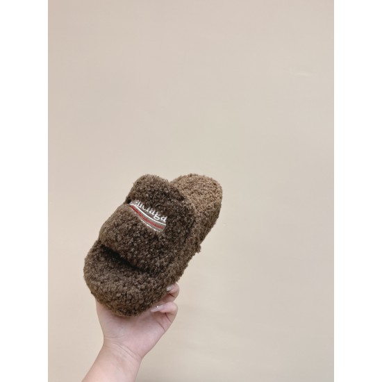 Balenciaga Slippers