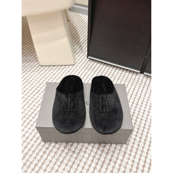 Balenciaga Slippers