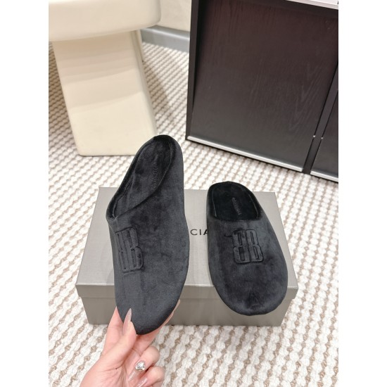 Balenciaga Slippers
