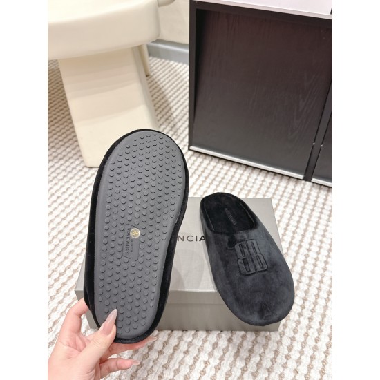 Balenciaga Slippers