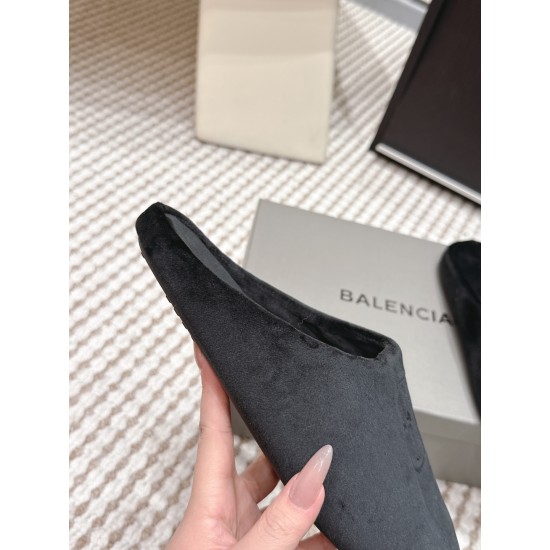 Balenciaga Slippers