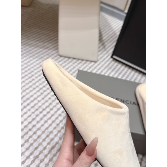 Balenciaga Slippers