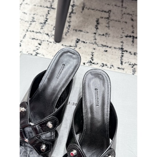 Balenciaga Slippers