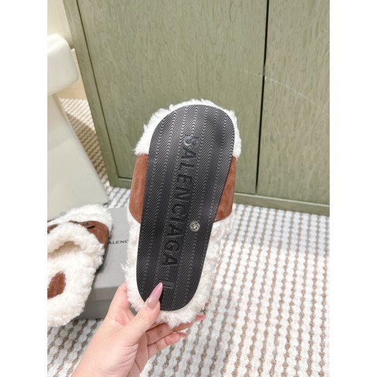Balenciaga Slippers