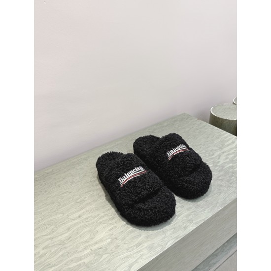 Balenciaga Slippers