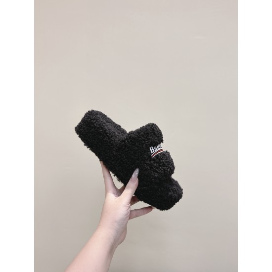Balenciaga Slippers