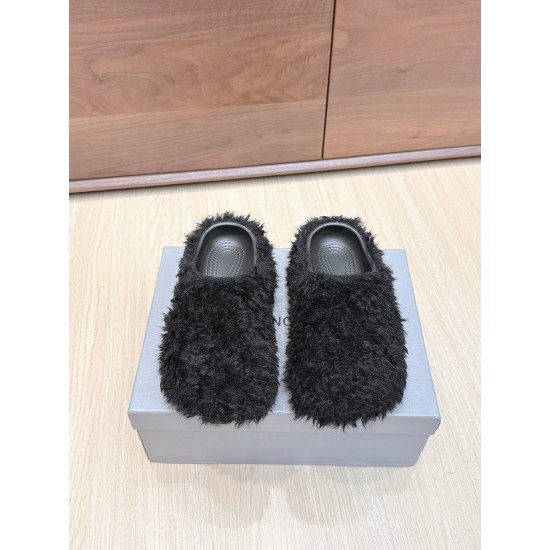 Balenciaga Slippers