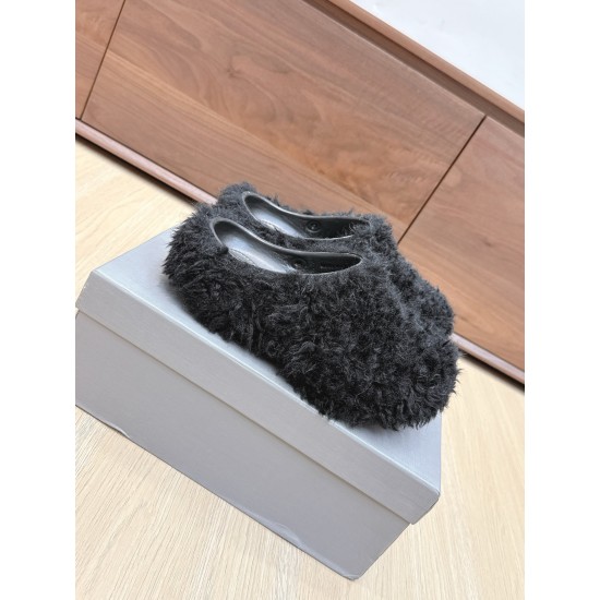 Balenciaga Slippers