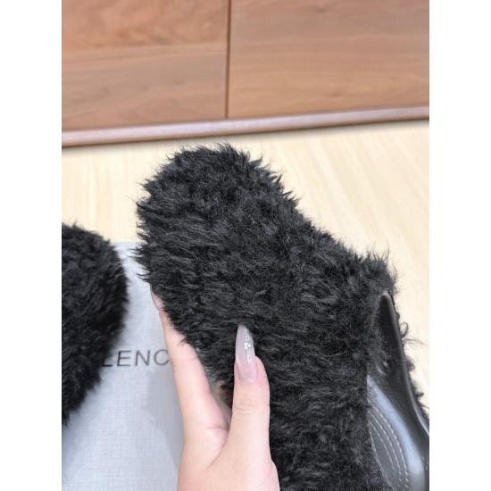Balenciaga Slippers
