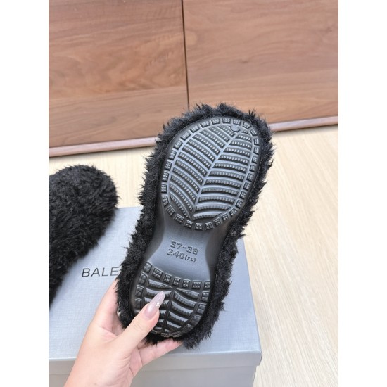 Balenciaga Slippers