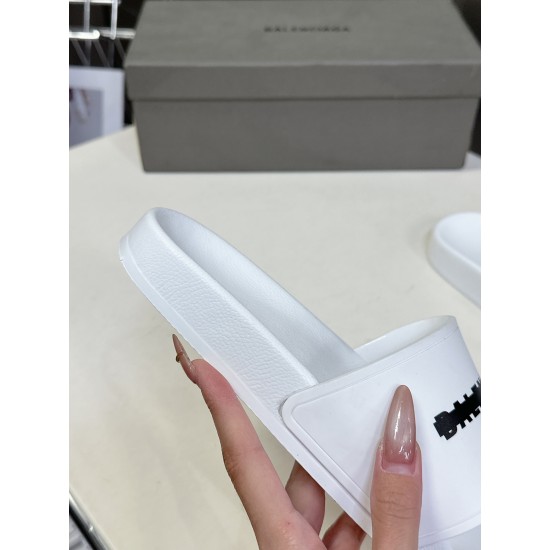 Balenciaga Slippers