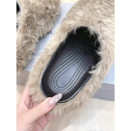 Balenciaga Slippers